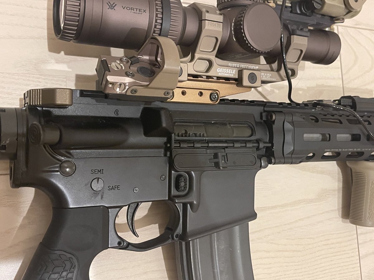 #ミリタリー物販 
OPさんで購入したDDM4 CO2 実バッファタイプです。
初速は85前後に調整されています。
実パーツてんこ盛りです。
(続く)