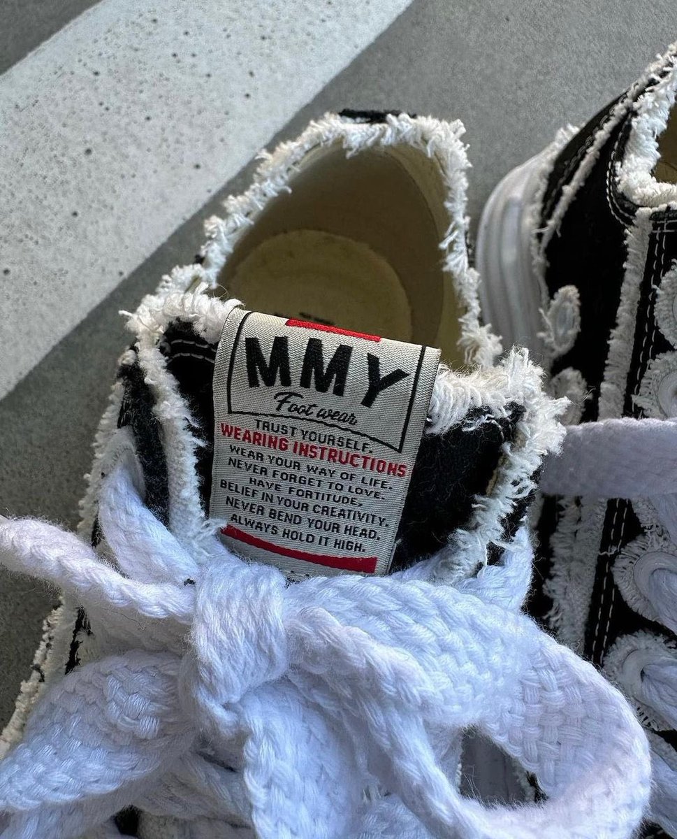 SneakCorner (@sneakcorner) on Twitter photo 