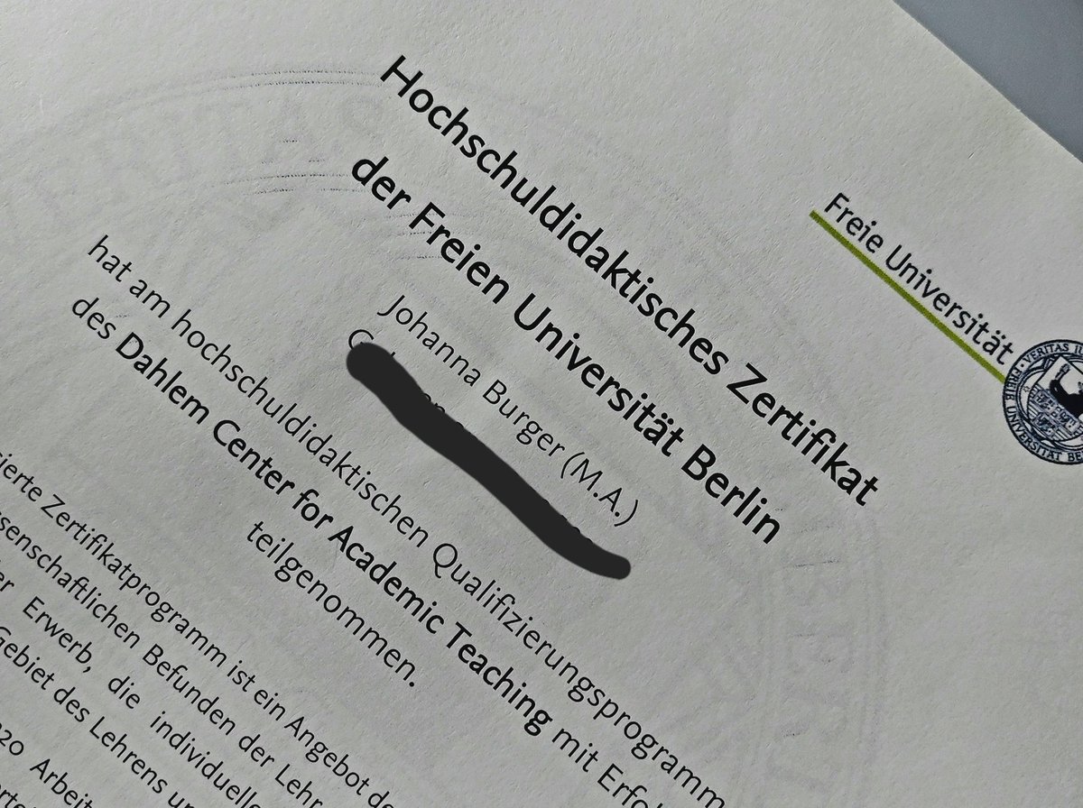 Hochschuldidaktikzertifikat: check ✅️

@FU_Berlin @FH_Graubuenden @matkuenz @laAut @snf_ch @nrp77_digital