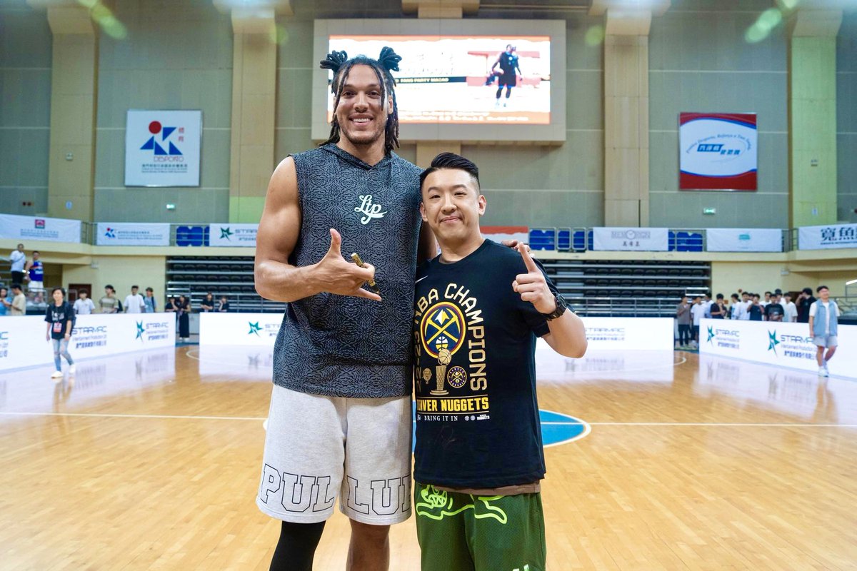 VinceGoodLife's tweet photo. Whaddup Champ!  🏆💍 @Double0AG @nuggets #NBAChampion #AaronGordon https://t.co/AVrosYV2Hv