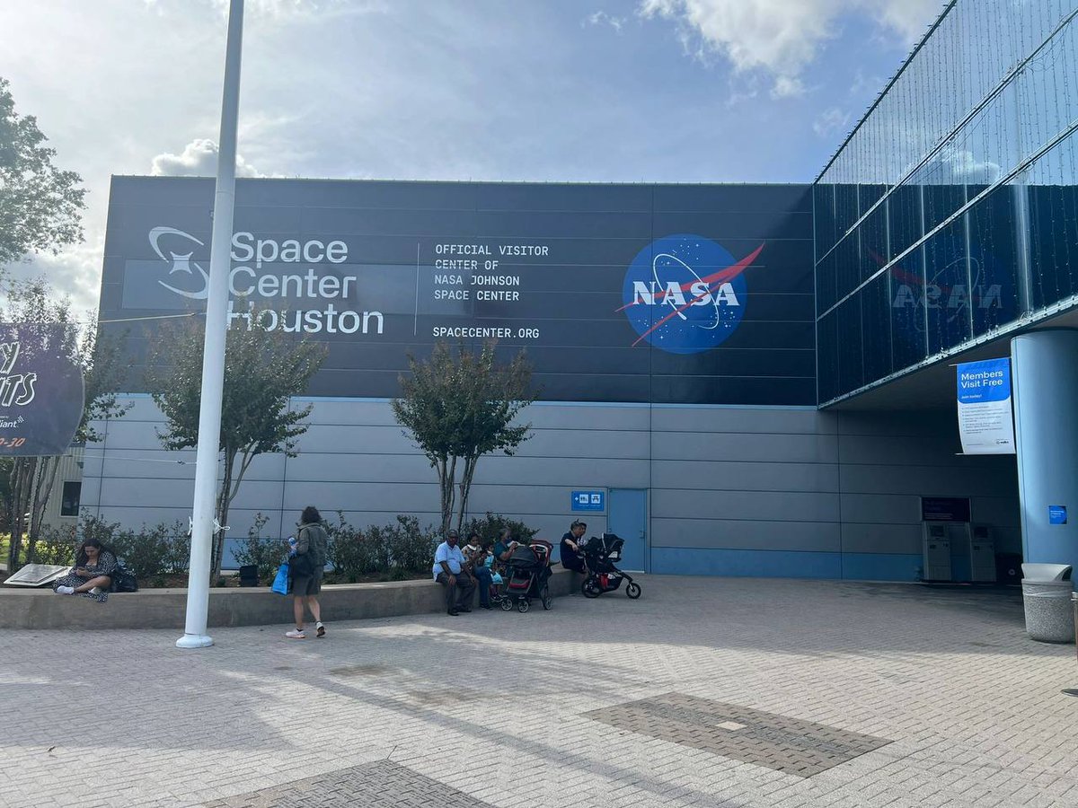 AndyJuan0318's tweet photo. is one of the major space centers of the National Aeronautics and Space Administration (NASA), located south of Houston, Texas, United States. It is NASA's spacecraft control center and astronaut training center.
#USA 🇺🇸 #Space Center Houston https://t.co/zzKw2tNrFR