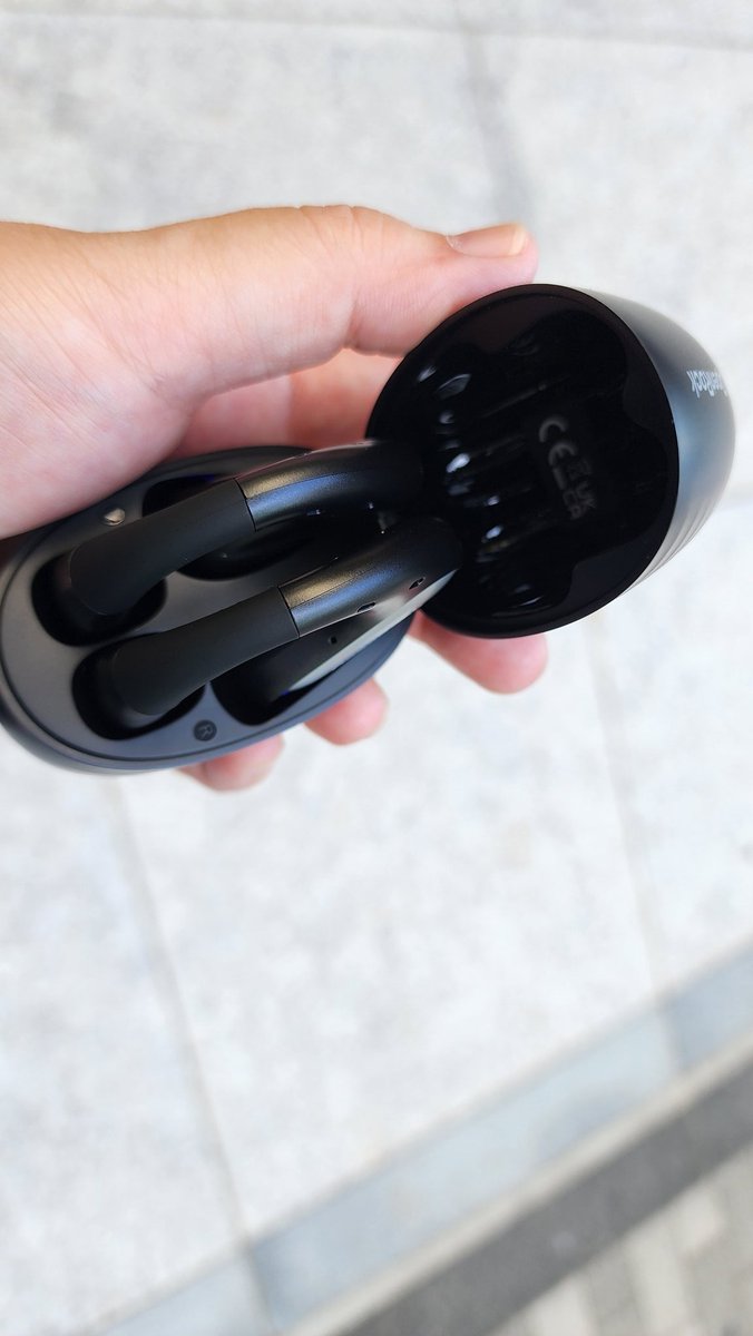 sgr_5125's tweet image. さて、唐突のMy new gear...

新しい骨伝導イヤホンのレビュー依頼をいただいたのでワイから初出ししてみる🎧 ⸝⋆
出社の時とかローラーなうとか皿洗いなうとか、色んなパターンで使用してるなうですｿﾞｲ (ง ˘ω˘ )งｿﾞｲ

#PR 
#oneodio #OpenRockPro #wirelessearbuds #openearbuds