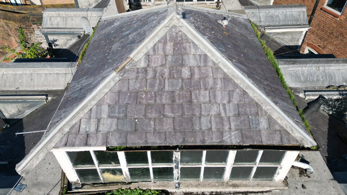 dronecamltd's tweet photo. Whilst the issue in this image is glaringly obvious, it was not visible from ground level and was particularly dangerous as it is directly above a busy city centre street. #Dronecamsolutions #droneservices https://t.co/CPnDAhvYG3