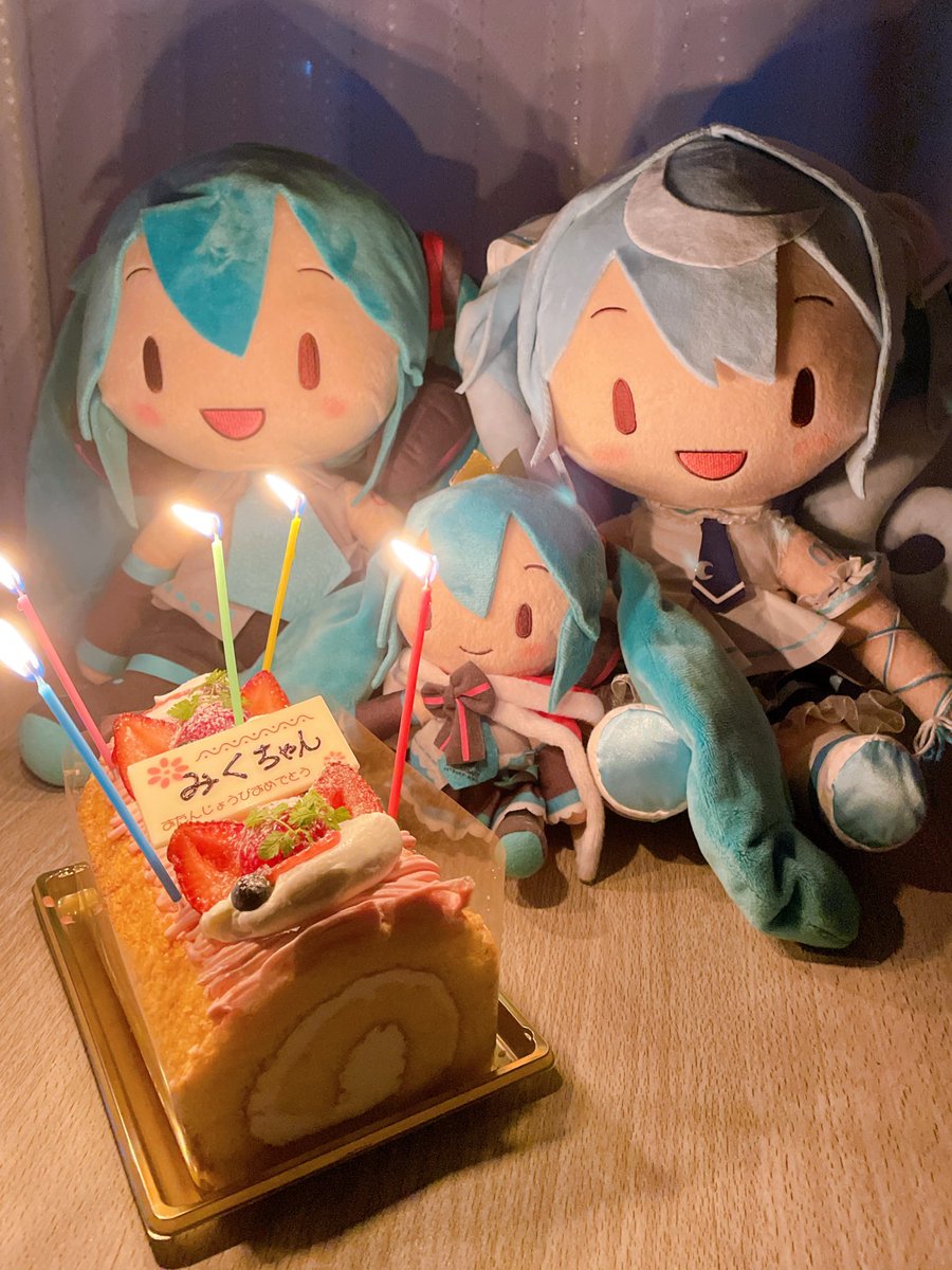 初音ミク ,雪ミク 「ミクさんおめでと〜ロウソクがクリプトンカラーでとてもよかった.* 」|松りのイラスト