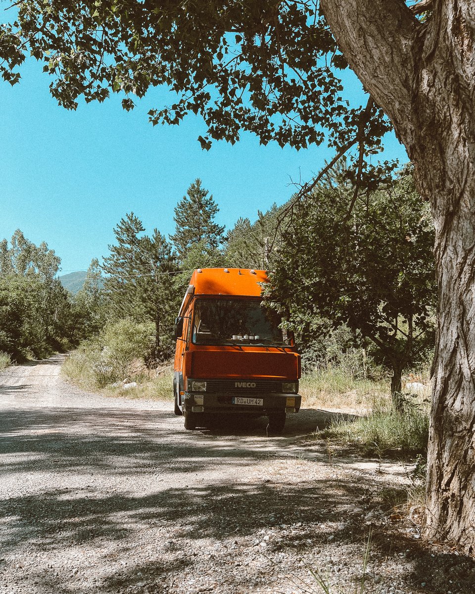 movingtheway's tweet photo. Along the Vallee de l´Asse.
.
#vanlifestyle #vanlifeing #campervanliving #vanlifediary #vanlifeadventuring #vanlifeislife #vanlifephotography #vanlifer #buslifeadventure #movingtheway #keepyourspiritmoving #vanlifefrance #minimalisttravel #river #bridge #valley #france https://t.co/o3p9uGMISi