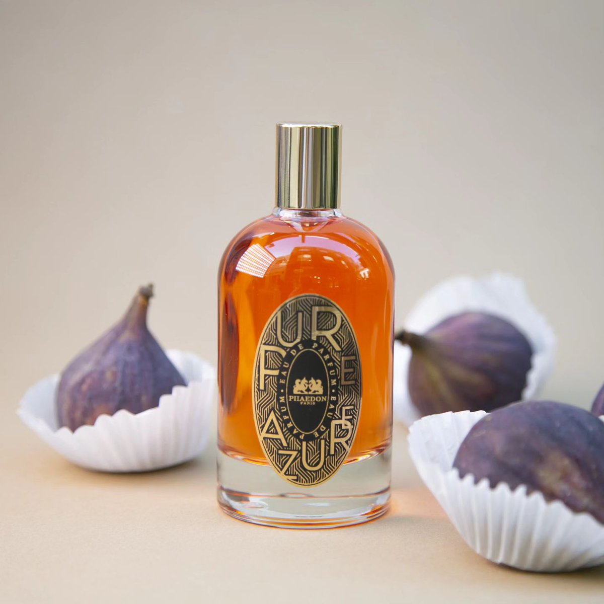 Fantastic figs: Pure Azure by Phaedon, 

An elixir of Mediterranean green, Pure Azure conjures up a sunny orchard where the aromas of green leaves, blooming orange trees, ripening figs an... #bloomperfumery
instagram.com/p/CwmrVCwIPvE/