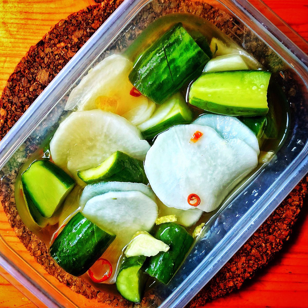 kikutaroid's tweet image. 余り大根と胡瓜浅漬け
#大根 #japaneseradish #sliced
#胡瓜 #cucumber
#塩少々 #alittlesalt
#味の素 #ajinomoto
#lightlymicrowaveheating
・
#浅漬けの素 #seasoningliquidforquickpickling
#きざみゆず #ヱスビー #kizamiyuzu #freezedriedyuzu #sandb
#輪切り赤唐辛子 #roundslicedredpepper