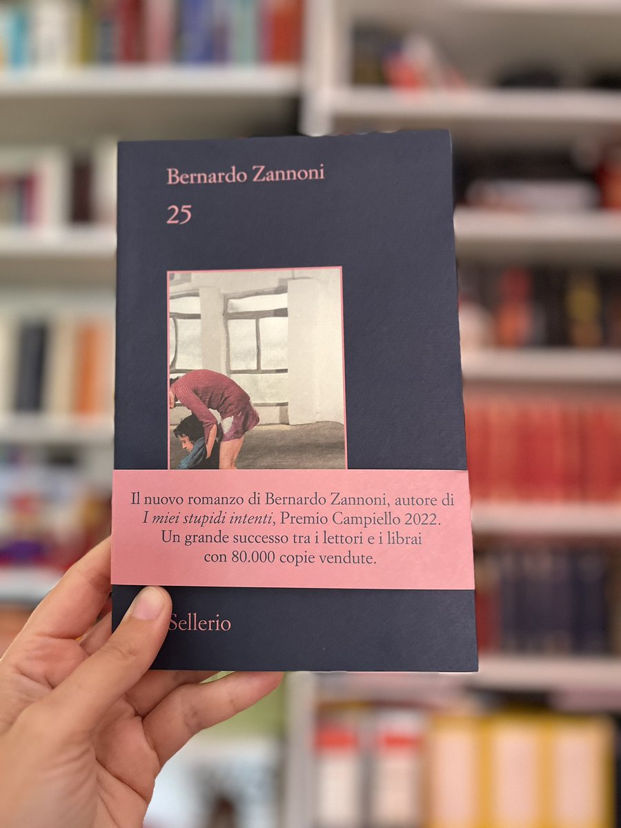Nuova lettura: 25 di Bernardo Zannoni. Le premesse sono tutte ottime.

È uscito il 29 agosto. Voi lo avete letto?

#libro #bernardozannoni #zannoni #sellerio