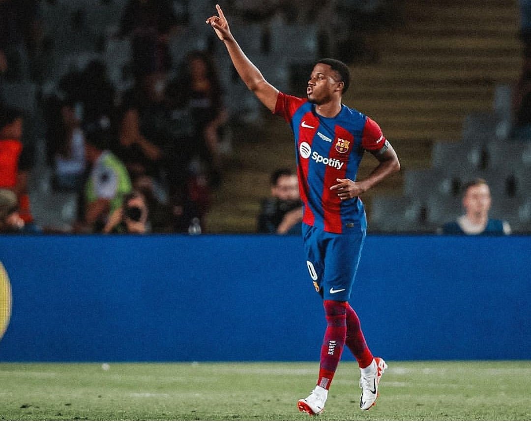 Ansu fati   Brighton ' a   Félix  Barcelona ' ya ⏳🤝✍️

#Barcelona