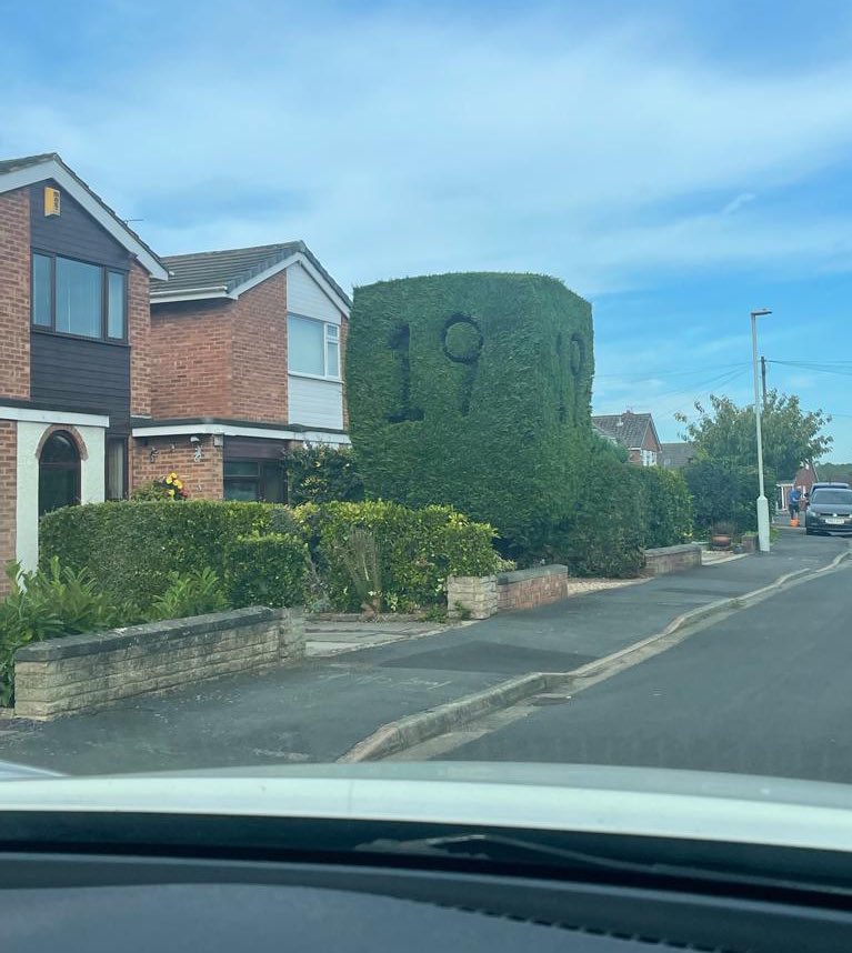 No Context Brits tweet media