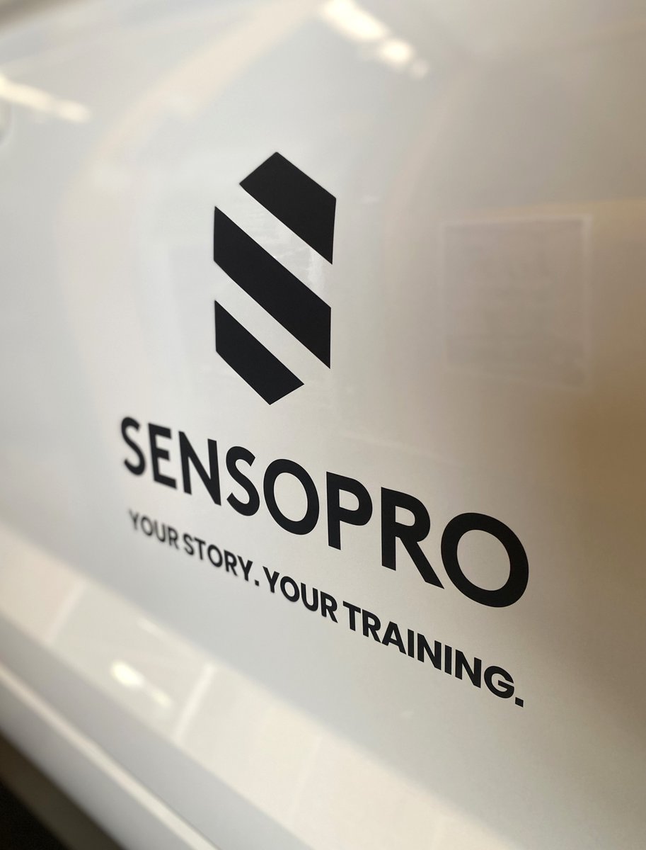 kursivag's tweet photo. Fahrzeugbeschriftungen. Kunde: Sensopro AG, Münsingen
#werbetechniker #fahrzeugbeschriftung #folienschriften #kursivag #sensopro https://t.co/q2yHPzKeP9