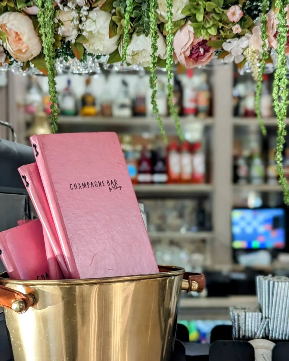 Out and about in #Durham today? Stop by the #ChampagneBar for the best drinks in town! 🍸🍸🍸 👉🏽 bit.ly/EBONY_Walkerga…