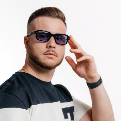 JulioSuarezDJ's tweet photo. #NuevaFotoDePerfil https://t.co/oN2smQWdV3