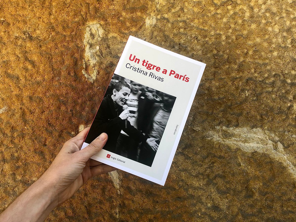 angleeditorial's tweet photo. Dues dones coincideixen a París: Fadwa Suleiman, una actriu siriana que va prendre part en l'alçament popular contra Baixar al-Àssad; i una periodista que va ser ferida de guerra al Pròxim Orient i que és a París perseguint l'amor i l'aventura. El tigre, avui a les llibreries 🐅 https://t.co/Sq4VKHzYI0