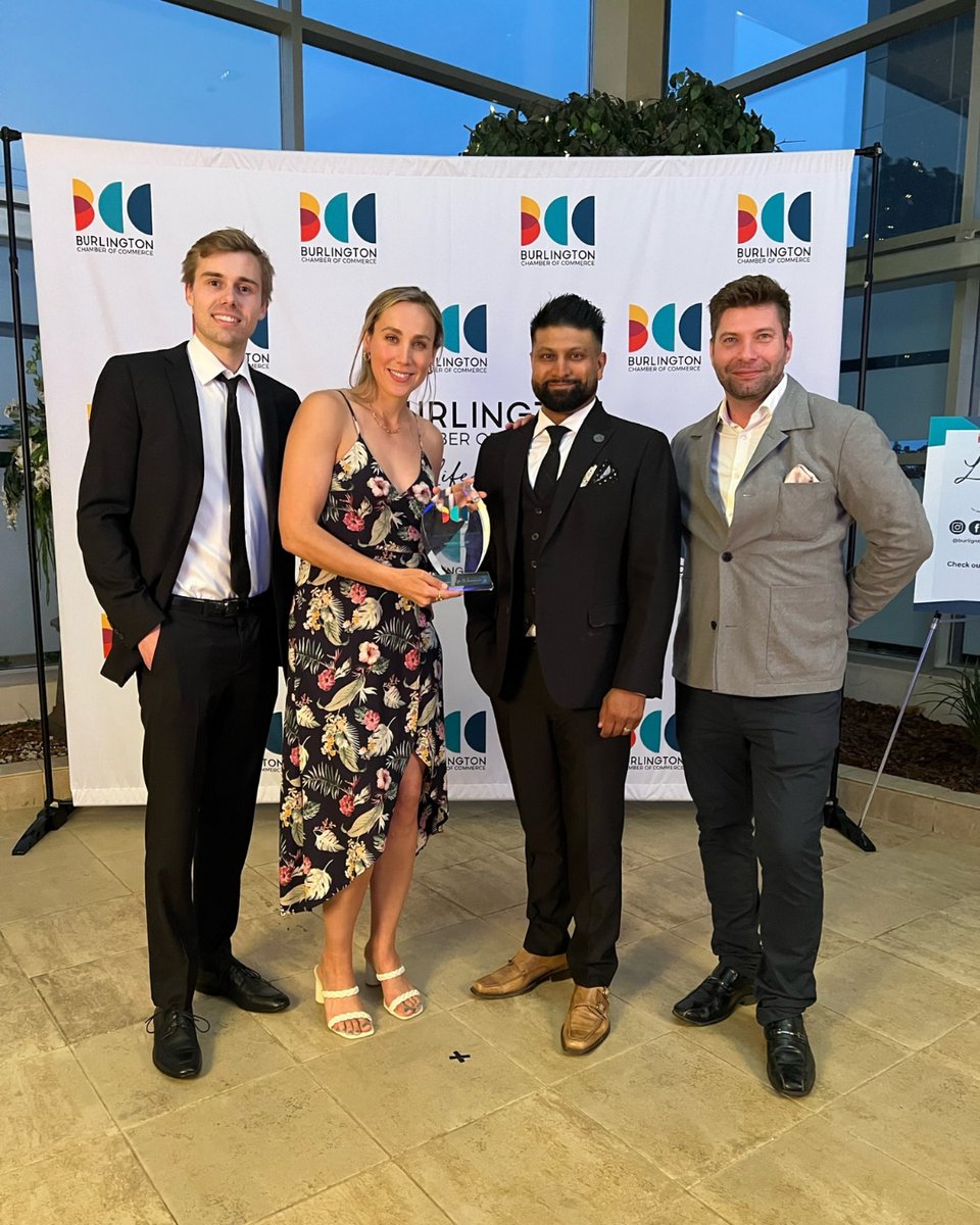 JoeAppsSupport's tweet photo. It was an absolute pleasure to reunite with the Burlington Soccer Club at the Burlington Chamber of Commerce Business Excellence Awards in May. β½οΈ β€οΈ
#JoeAppsTechSupport #TechSupport #WebSupport https://t.co/ntPQy9GdUK