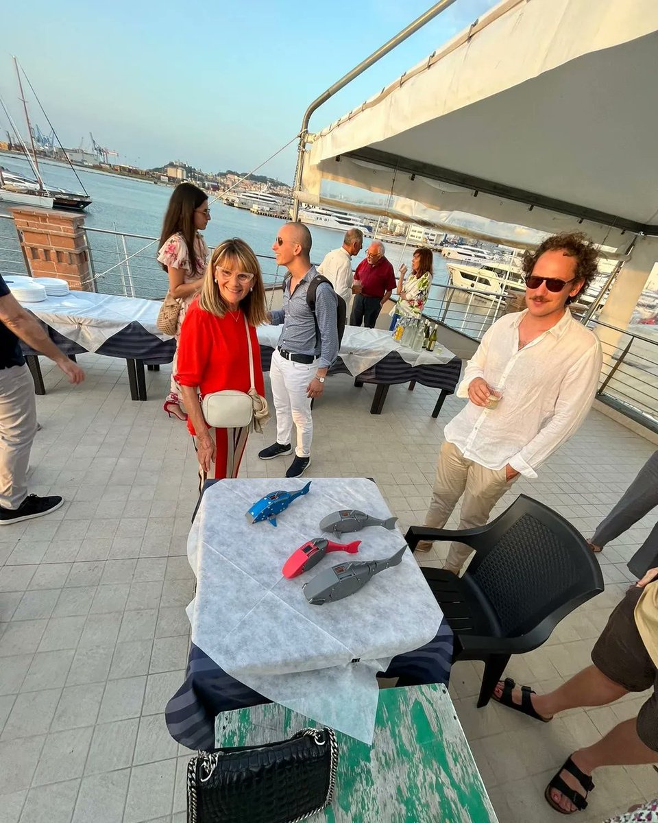 ANcybernetics: From Lab to Market! 🌊🚀
An evening of sparkling innovation and marine culture at Lega Navale, Ancona. Researchers from LabMACS and our team explored the world of educational submarine robotics. Exciting future ahead! 🌟🛳️

#MarineRobotics #Innovation #EdTech