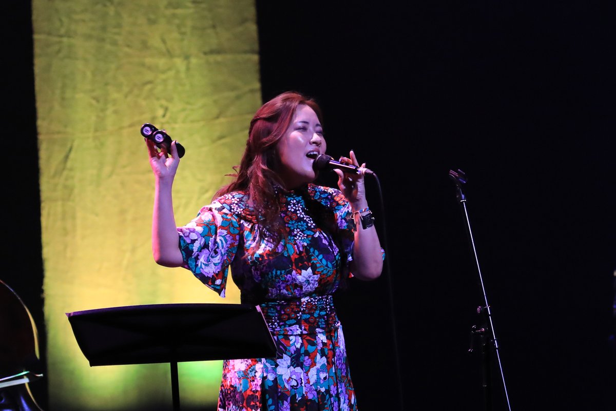 sasebocityhall's tweet photo. 8月27日、4年ぶりに「#させぼJAZZ」が開催されるとともに、3度のグラミー賞受賞という快挙を成し遂げた #小川慶太 さんへの「佐世保市市民栄誉賞」表彰式が行われました。
多くの皆さんがジャズを楽しみ、豪華出演者による演奏に盛大な拍手が送られました👏

#佐世保 #山近拓音 #JAfro #EYRIE #ERIKA https://t.co/cGPhPAFFPI
