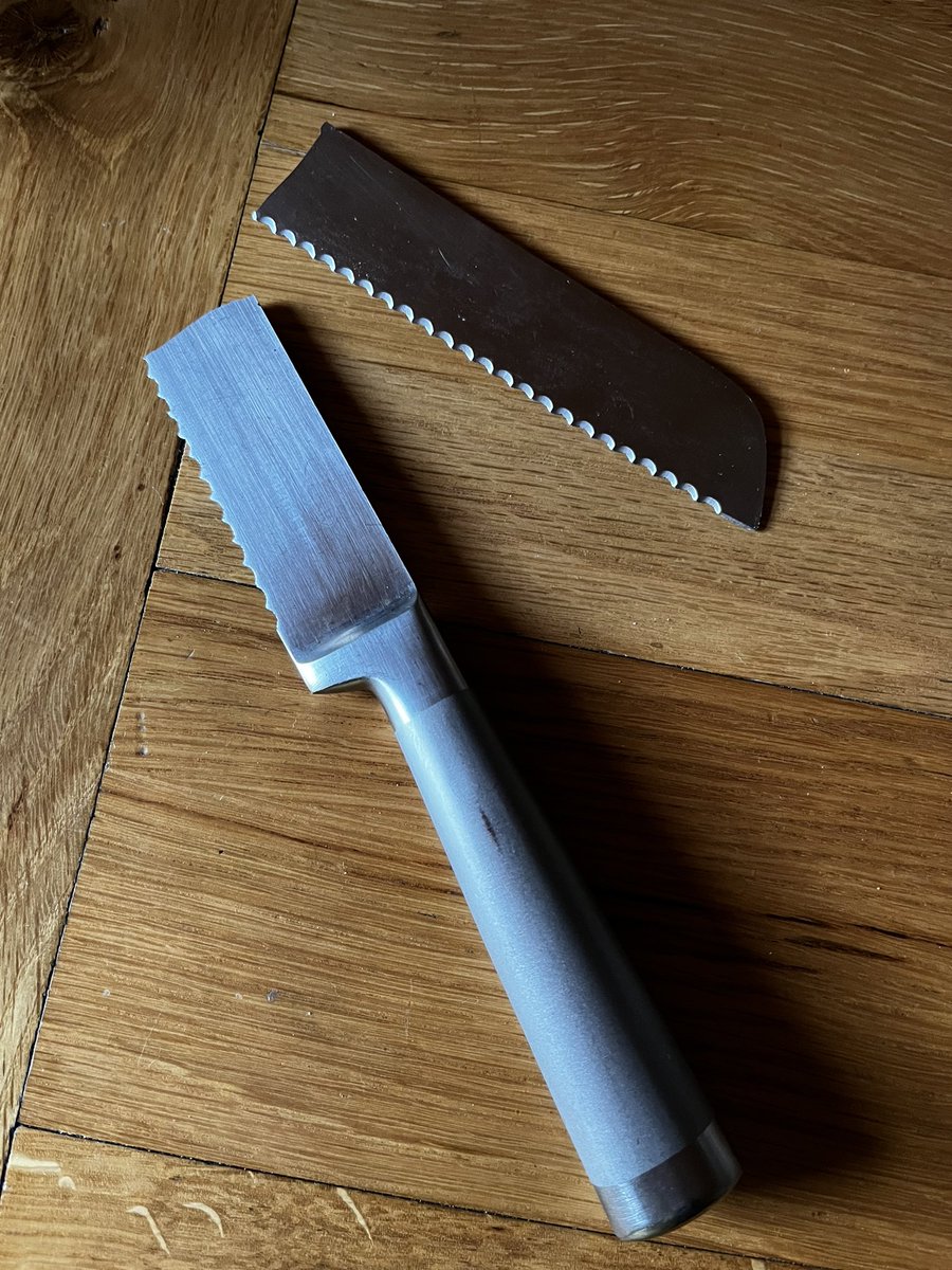 MiniOCD's tweet photo. That’s a first #breadknife https://t.co/0JKEKHsGX1