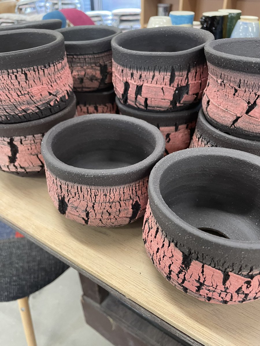 kenta0521's tweet photo. 赤化粧嘯裂鉢

#コーデックス #塊根植物 #codexplant #アガベ #agabe #ichihopot #codexplantpot #塊根鉢 https://t.co/4UtFQaorn8