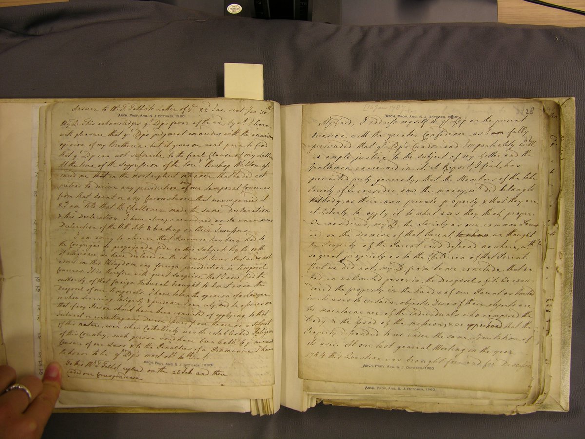 JesuitArchives's tweet photo. A bound volume of letters written by William Strickland SJ (1731-1819), which are in the process of being Calendared by one of our volunteers.
#ManuscriptMonday #Jesuit #Volunteer #Palaeography #Archives #ArchivalProcess #Calendaring https://t.co/RNvwKsSYcu