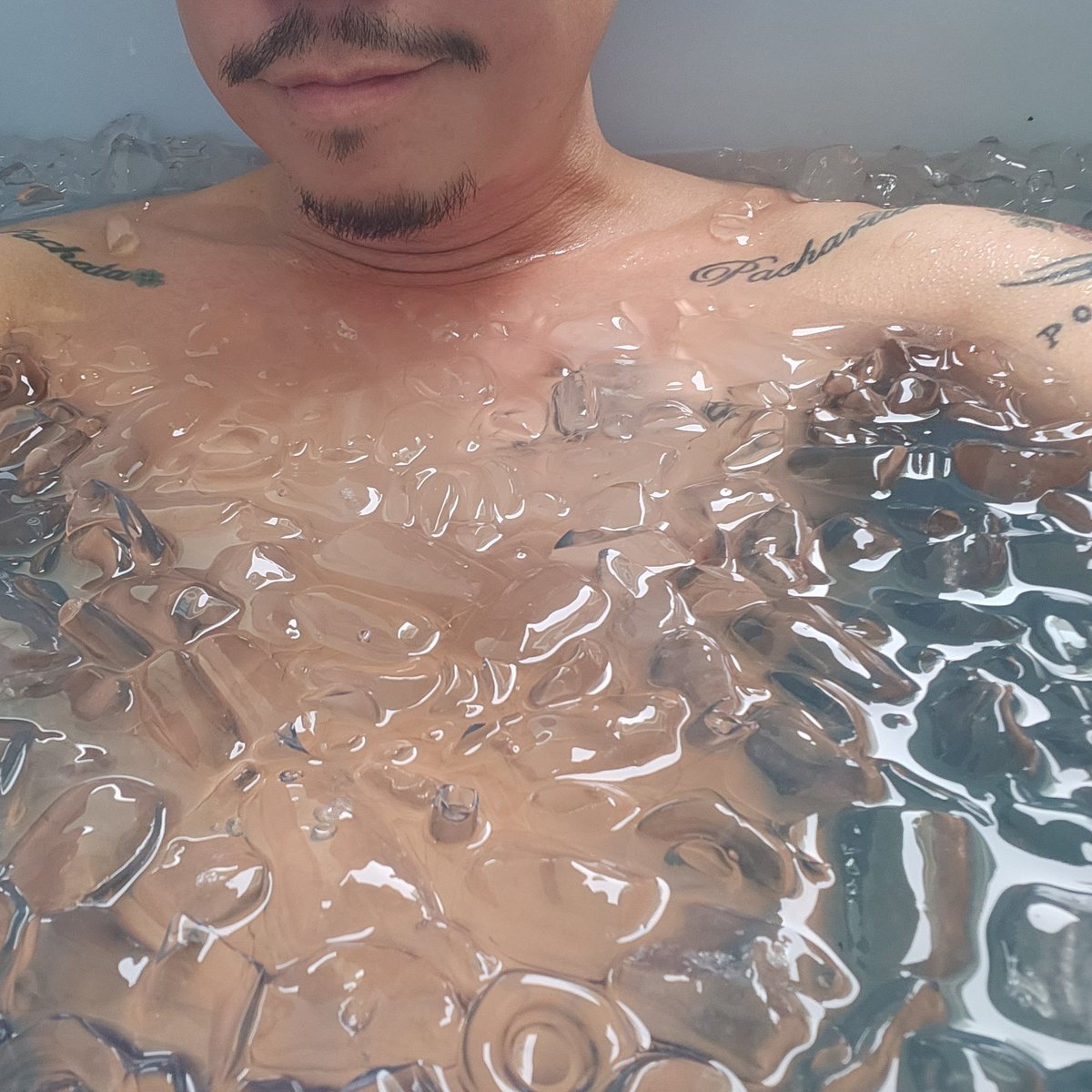 MJBank's tweet image. #DailyDip
Two degrees Celsius 
for Twelve minutes.
Why? 
Why not?
#StressSuppression
#StressSuppresor
#IceBath #WimHofMethod
#WimHof #IcePlunge 
#IceBathBrothers #IBB