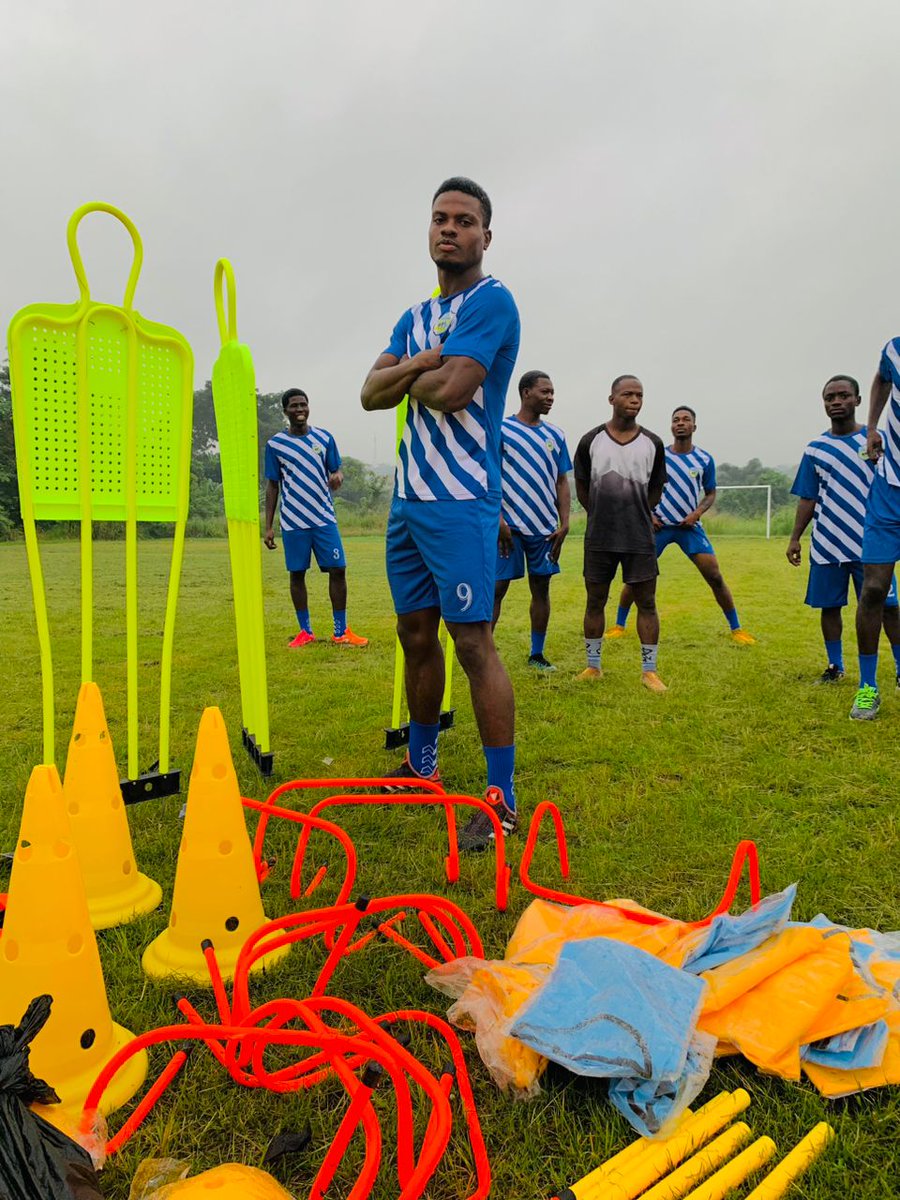 Football is not just a game; it is a tool that can be used to inspire, motivate, and change lives ⚽
.
.
.
.
.

#sclaurentian #footballplayer #teammate #championsleague  #footballclubsinghana #ghana #ghanafootballleague #soccer #sports #accra #soccergoals #footballer