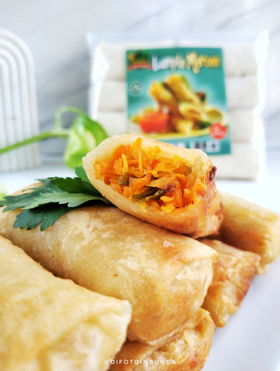 Fotoin produk umkm gratis. Lha untungnya darimana? Dari cemilan ini yg bisa dicicipin sekeluarga 🤭 jd irit ga keluar uang beli cemilan lagi. Alhamdulillah bisa bantu temen2 umkm juga kaaan..