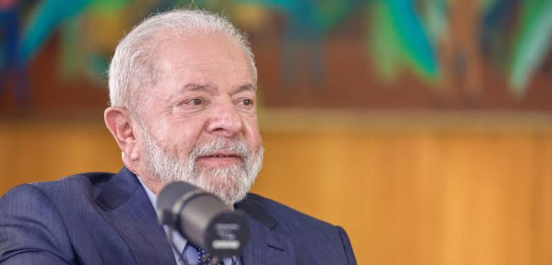 Brezilya Devlet Başkanı Lula, bütçe açığını dengelemek için zenginlerden 4.2 milyar dolar vergi alınacağını açıkladı.

"Vergi sistemimiz adil ve mantıklı olmalı. Devletimiz, zenginlerden ziyade yoksulları korumalı."