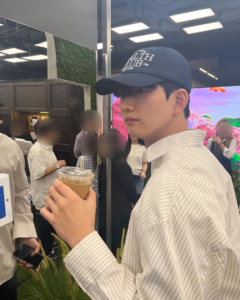 jongbinfiles's tweet image. [📸] 230831 | Yoon Jongbin (900_0ng) Instagram Update.

"NewBalance 574 pop up

# productofferings"

#윤종빈 #YoonJongBin