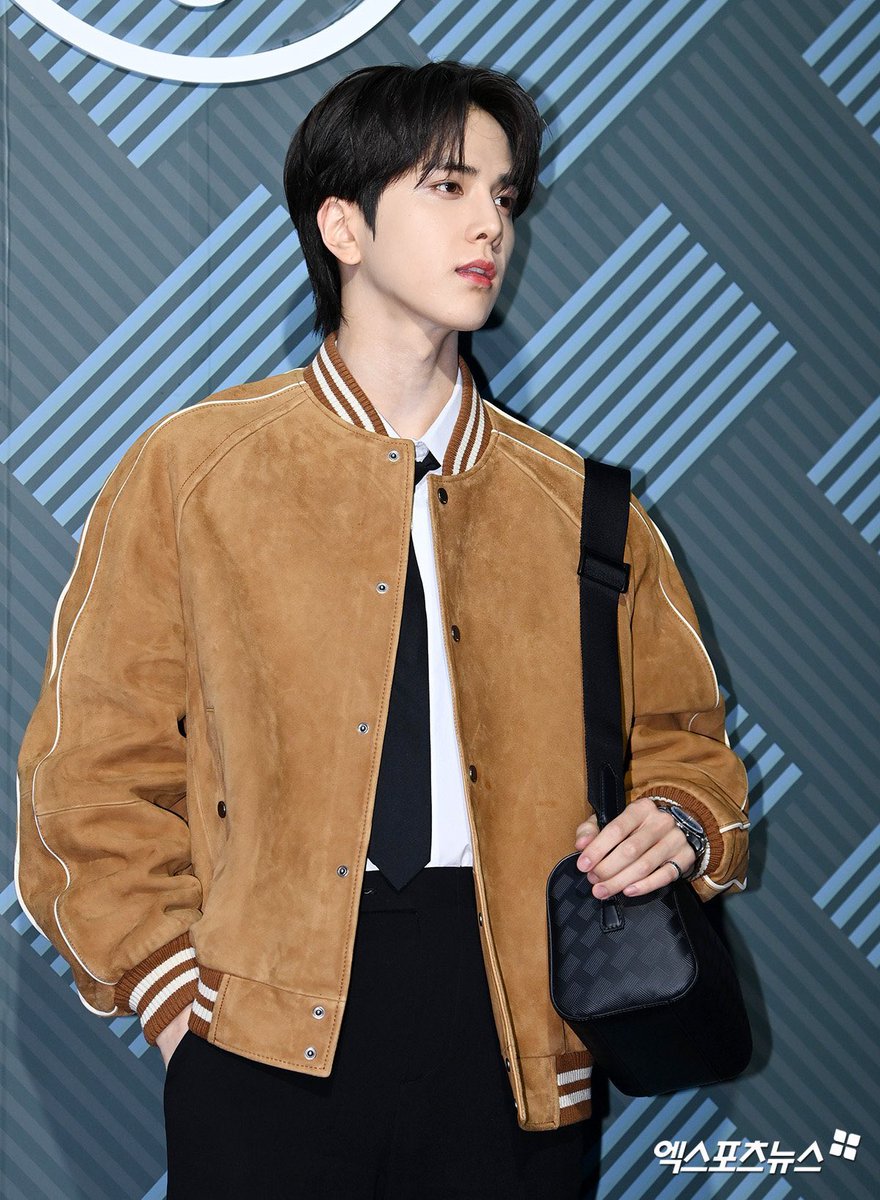 너무 잘생겨서 눈물 남