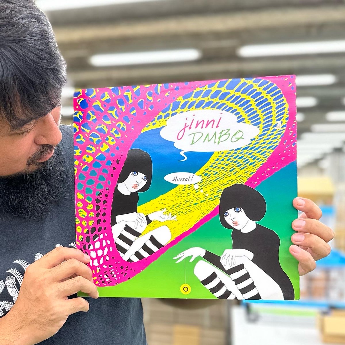 facerecordsweb's tweet image. 【本日のレコメンド】DMBQ / JINNI (UK PROJECT UKLP1094)
残暑は暑苦しいサイケで決まりだ！！
4人時代のDMBQの名盤をステッカー付きで手に入れろ！！自らの顔を殴れ！血反吐を吐いても叫び続けろ！

君こそハイテンションサイケデリックだ！！！！
facerecords.com/shop/product_i…
#DMBQ