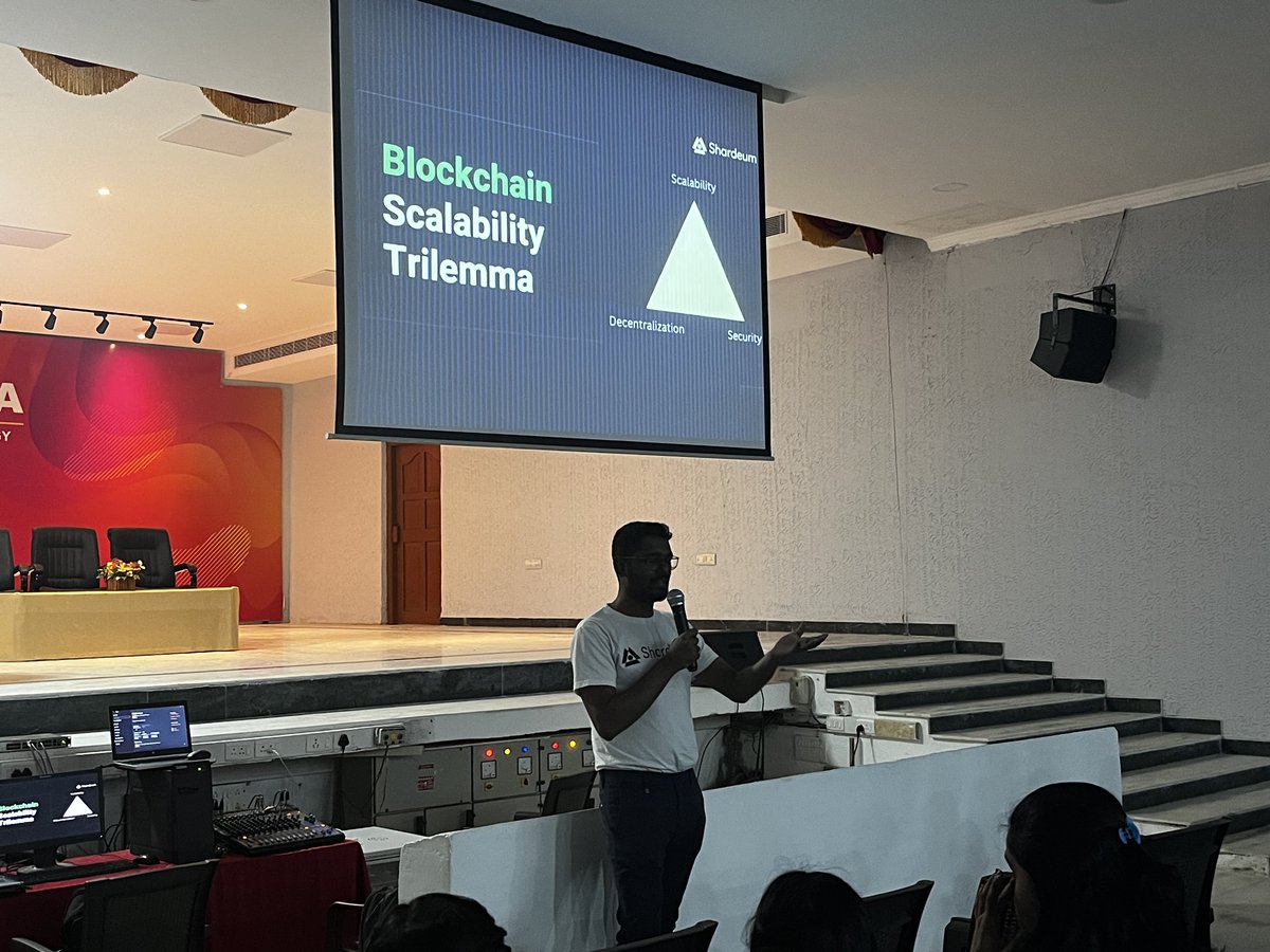 chirag_nomad's tweet image. Day 16 of @shardeum ’s #proofofcommunity Backpacking India 🎒🇮🇳 with @SubbuWeb3 
📍Sathyabama University 
150+ students getting started with Web3 💪
Thanks to @Tharunyap for making this happen