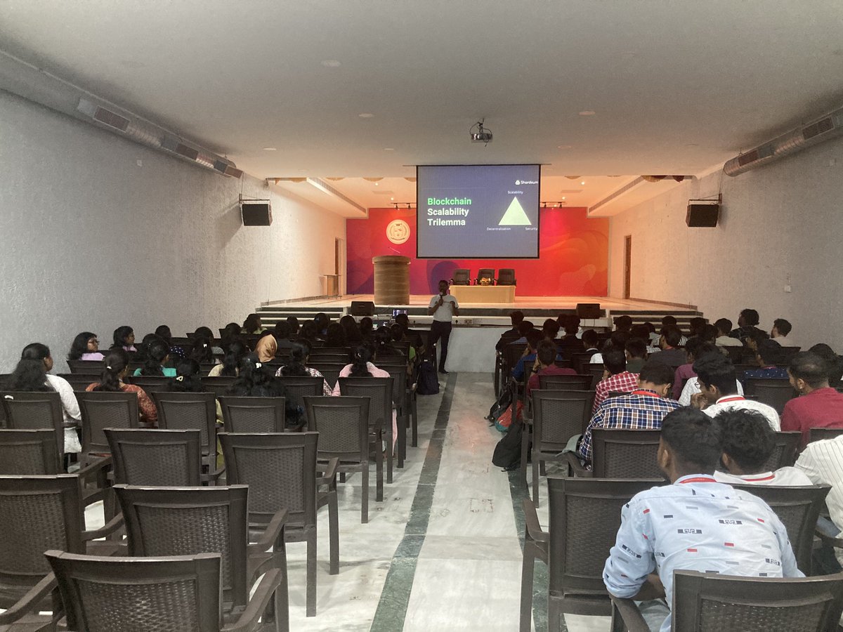 chirag_nomad's tweet image. Day 16 of @shardeum ’s #proofofcommunity Backpacking India 🎒🇮🇳 with @SubbuWeb3 
📍Sathyabama University 
150+ students getting started with Web3 💪
Thanks to @Tharunyap for making this happen