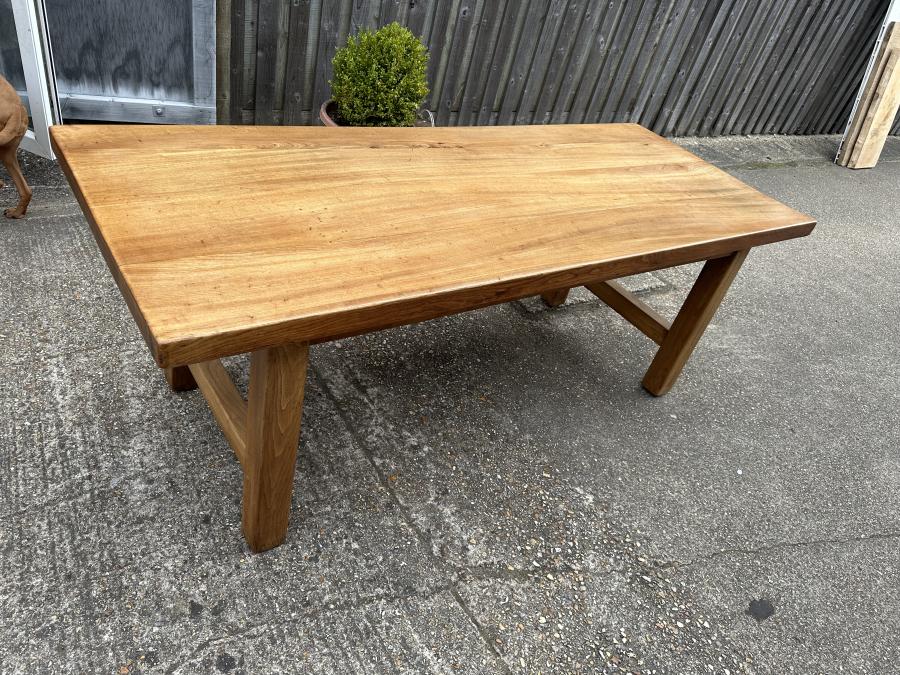 AntiqueTables1's tweet image. Antique Pale Elm Farmhouse Table 

rb.gy/4ynlq

#farmhousetable #antiquefarmhousetable #elmtable #antique #furniture #interiors