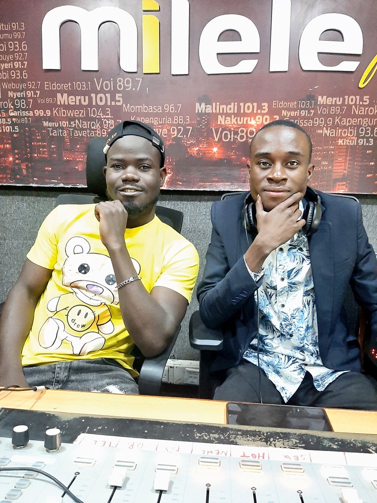 Show ni nzito na konki tukiwa na <a href="/meshmzitoh/">Meshack Jillani</a> na <a href="/mulamwah/">MULAMWAH™</a> .
Unaskiza ukiwa wapi?
#ShowKonki