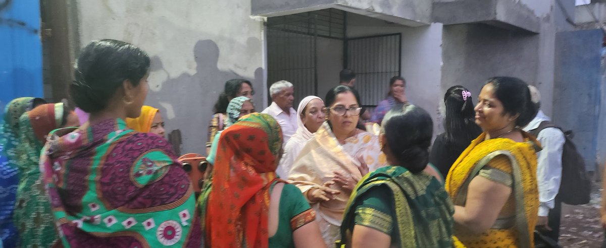 DrAjantaaYadav's tweet photo. Meeting organized by local people of my area to solve various issues.Interacting with people makes you grow positively towards success .
#CongressCares
#Rahul_is_Back
#RahulGandhiVoiceOfIndia https://t.co/XdYqiDgcm7