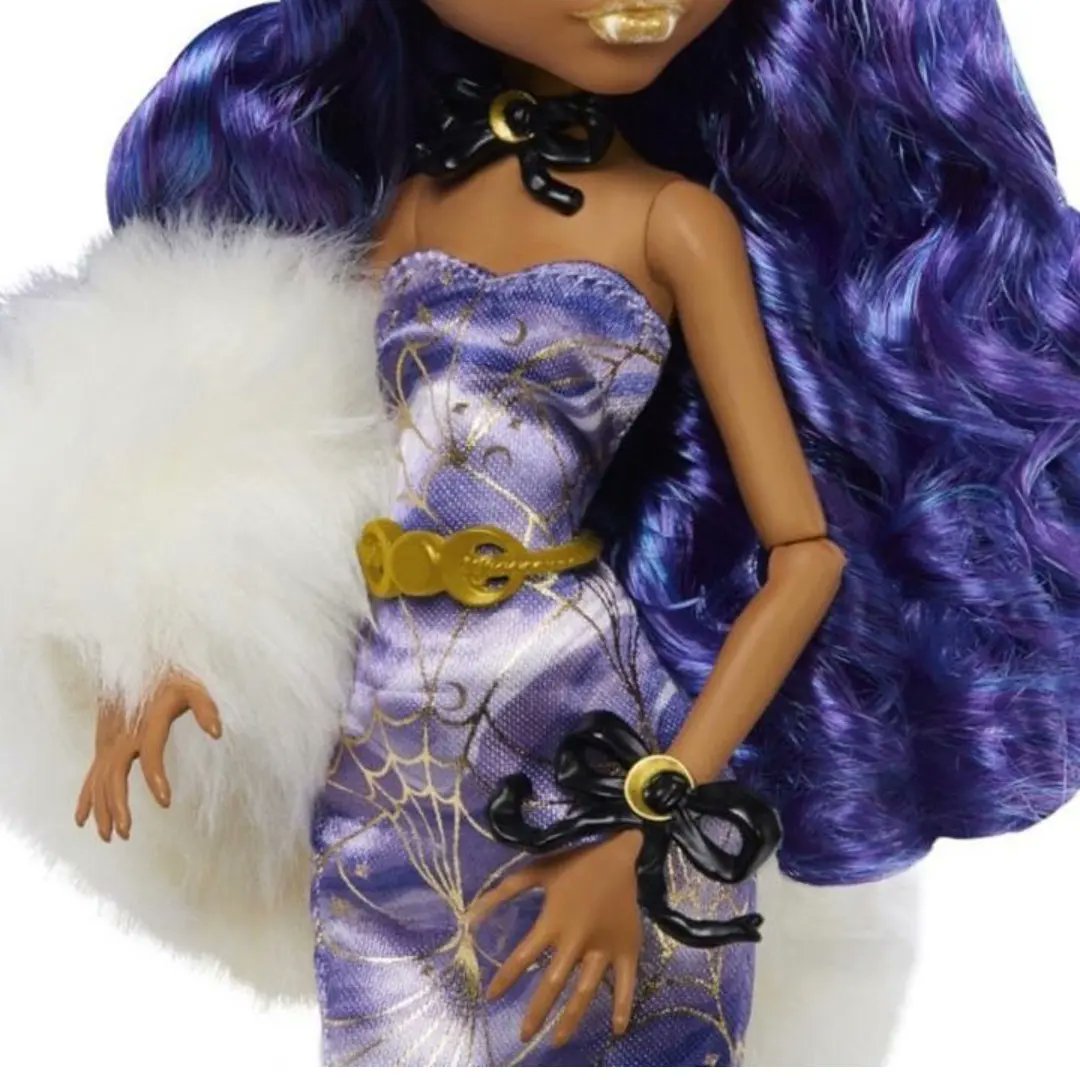 BestGhouls2022's tweet photo. The New Clawdeen Wolf Collector Holiday - The Winter Edition ☠️💜 #MonsterHigh #monsterhighg3 #clawdeenwolf #Mattel https://t.co/CidkJ6xrPa