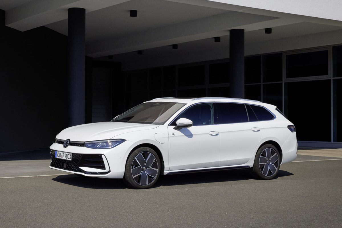 igdigitale's tweet photo. Nuova Volkswagen Passat 2023: foto, motori, info e prezzi

https://t.co/Ua2Y54cIAU

#IGD https://t.co/7DZEuSilGe
