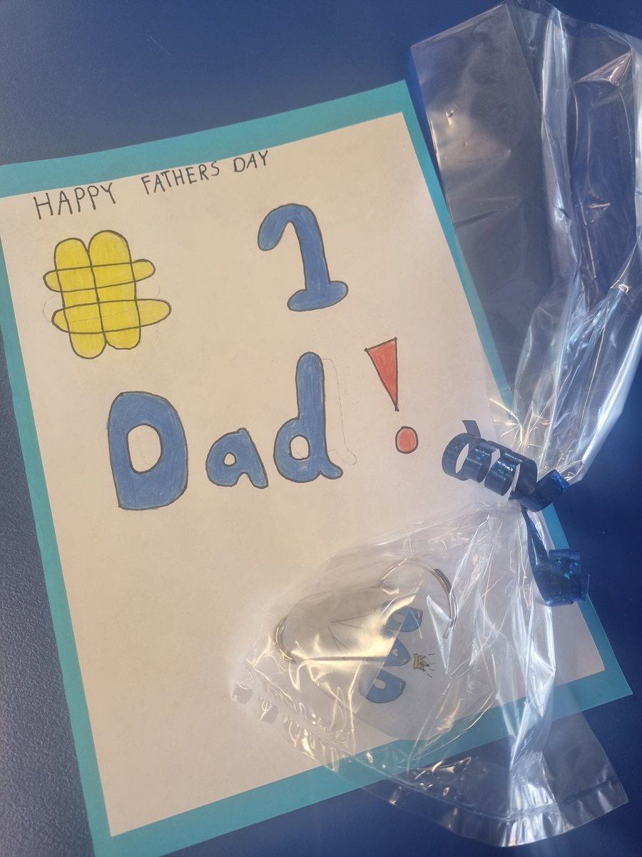 daniellewardro2's tweet photo. 🧍‍♂️💙 Father's Day Gifts 💙🧍‍♂️Keyring Shrinkies ready for our open classrooms tomorrow morning!  @Marg_Williamson @CatholicEdWA https://t.co/kG0ldLaQjN