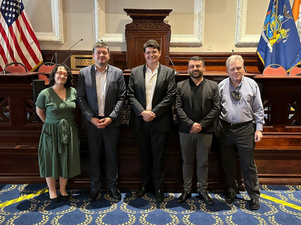 service_aid's tweet photo. On August 15, Director of the LAS David Simonia met with Chiefs of New York City Bar Association
https://t.co/KnIVpQYoGk https://t.co/kjafAy6oaO
