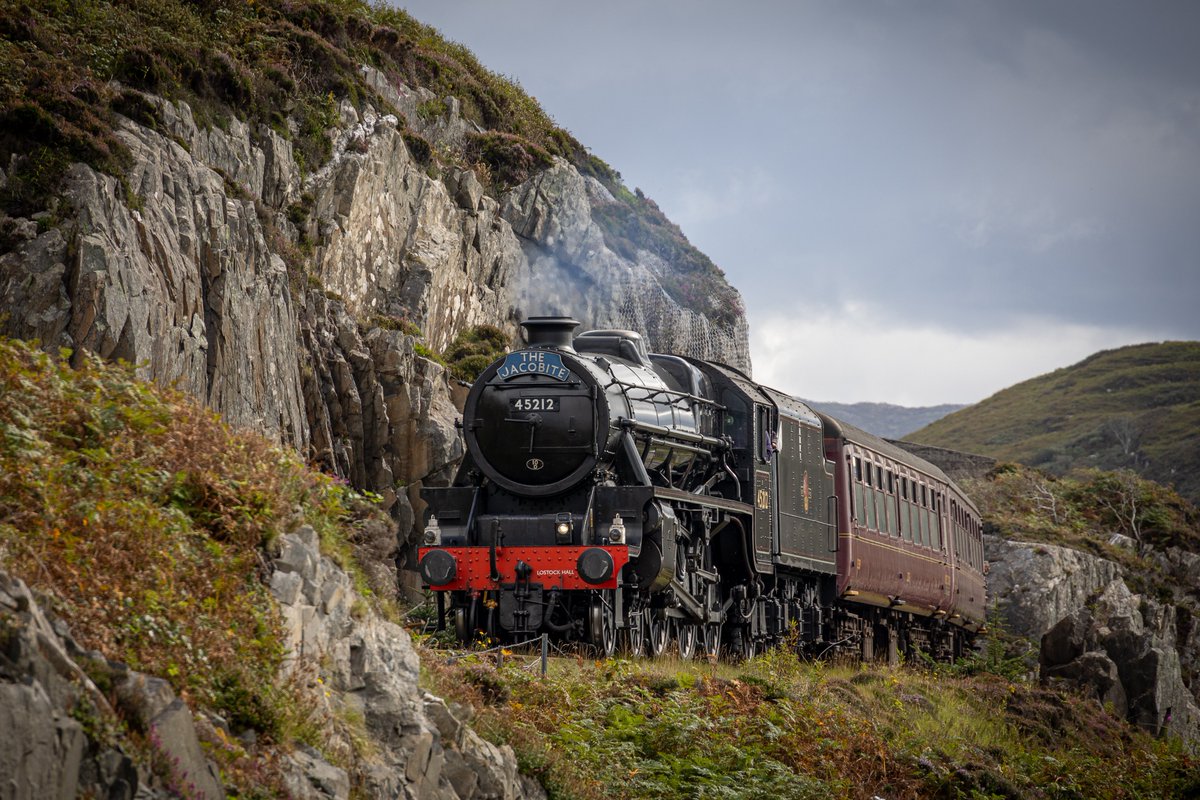 **EXTRA TICKETS**
Due to changes on the afternoon train, we now have some compartments available to book online for the afternoon train in September. The compartments are a set price of £385 with sole use and seat up to 6 passengers.
westcoastrailways.co.uk/.../jaco.../st…