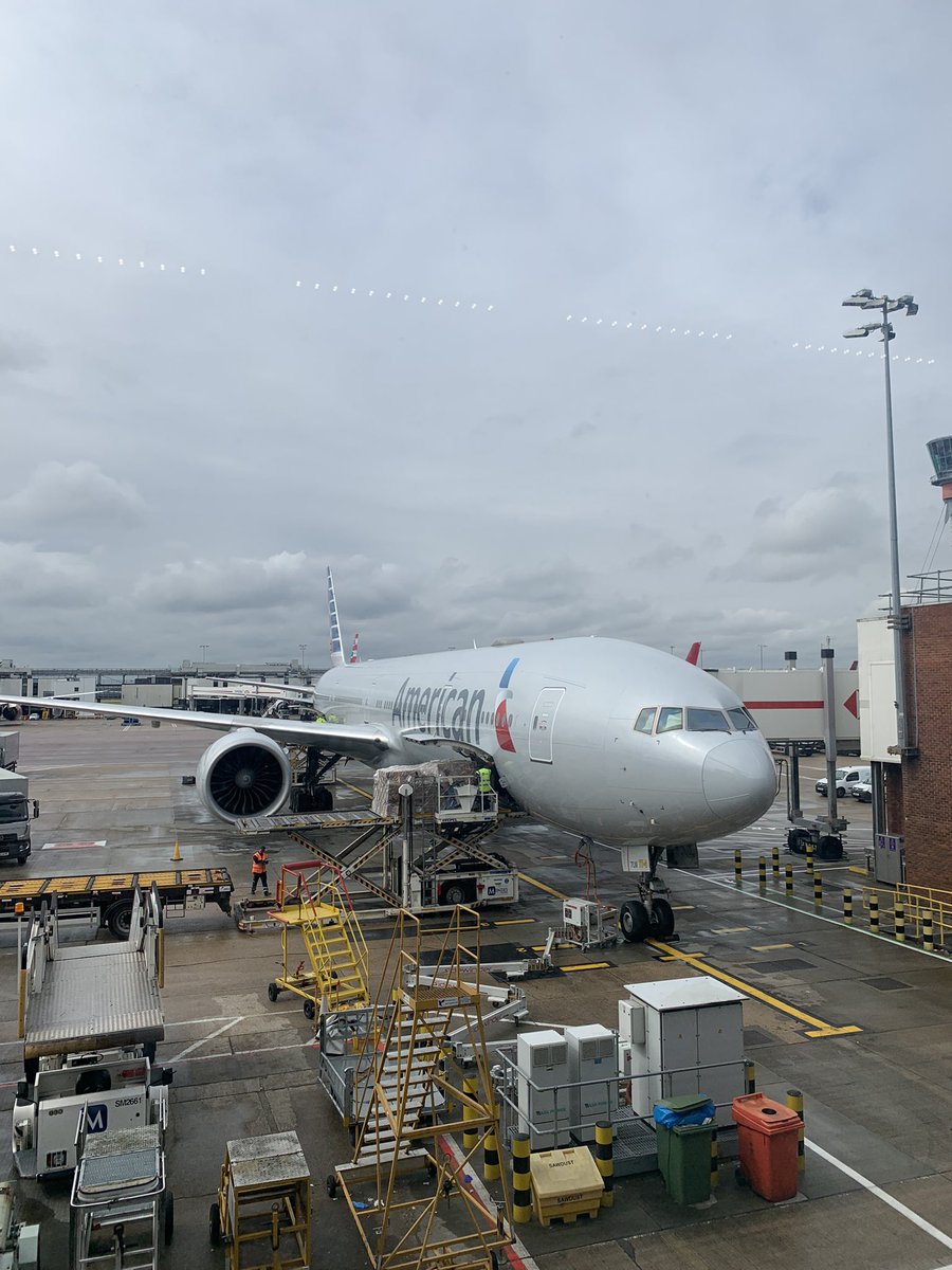 edwardjsault's tweet photo. @simonhul @phillipnorton @Roll_VT @peter_levy @Mrpauldawson @carolinelebeau @DrIanGlass @martinwebster1 777-300 ER Today! #AA39 https://t.co/ex23VZo9yp