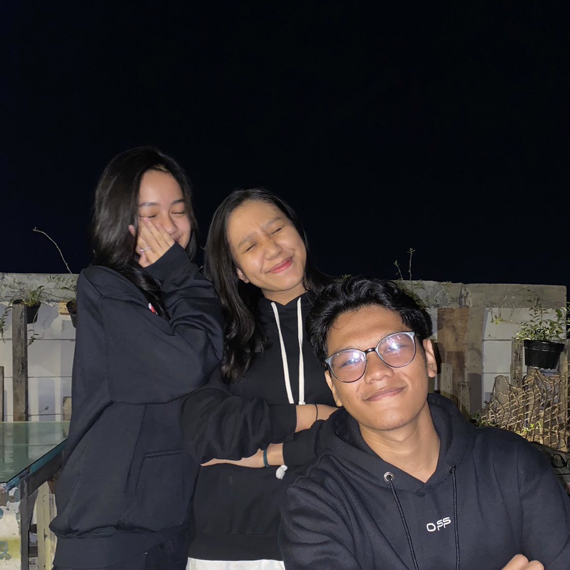 ayaajuni's tweet photo. caffe atasan kostan gue ternyata pw juga 🕺🕺🕺 https://t.co/3t7j0FePVM