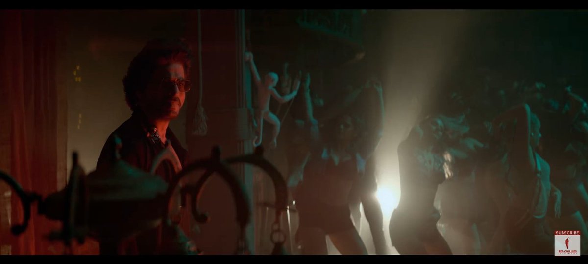 pooja_says01's tweet image. Shahrukh Khan in Jawan 🔥🔥
Can't wait for #7September 🥵 
#JawanTrailer #ShahRukhKhan𓀠