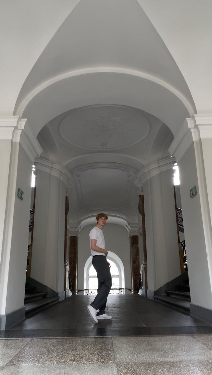 realmarcelondre's tweet photo. Me at different places in Munich II ✨
.
📍Justizpalast 
📍Botanischer Garten 
📍Westend
📍Gasteig HP8
.
#munich #münchen #muenchen 
#justizpalast #palaceofjustice #architecture #botanischergartenmünchen #botanical #garden #westend #westendmünchen #adidas #wearevideo #kunst #art https://t.co/JbaRyiWLEH