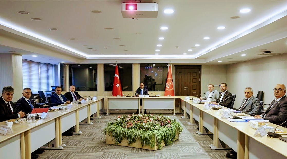 tahsin09oyaci's tweet photo. #TiyatroSonlandırılsın
Kimse kızmasın lütfen.
Sendikal haklarımız için 2001 yılında çıkarılan 4688'in 22 yıllık test sonucu "mış" çıkmıştır. Sendikaları "tu kaka" etme lüksünü amaçlayan Kanun ilga edilerek davul ve tokmak esas sahibine verilmelidir. Doğrusu budur.
@TBMMresmi https://t.co/3IFhb3WiHK