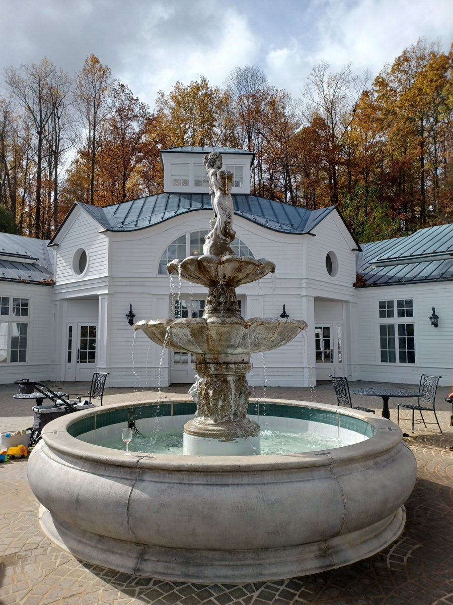 Bryan_TheWriter's tweet image. 🌟🌈 Greetings, Thursday! 💫 As we navigate this week's journey, remember that every day holds opportunities for growth and joy. Embrace your passions, tackle your goals, and treasure the moments that make life extraordinary.  🚀✨ #HelloThursday #EmbraceTheDay #MakeItCount