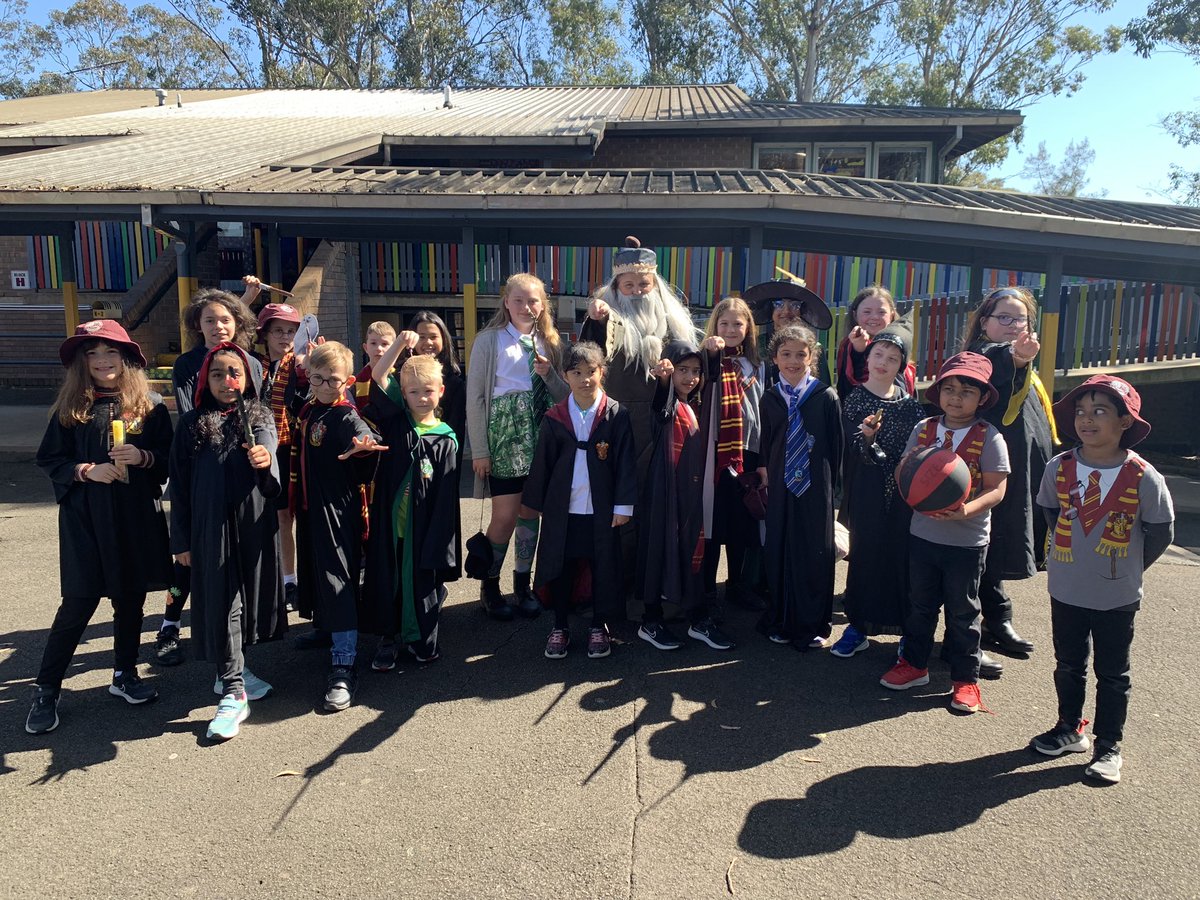 Kylie Lyneham (@kylie_lyneham) on Twitter photo Balancing principal of Hogwarts and @SackvilleStPS this week. Albus Dumbledore Lyneham was very busy. Book Week is always a brilliant community event at our school #lovewhereyoulearn <a href="/dizdarm/">Murat Dizdar</a> <a href="/k_rigas/">Kay Rigas</a> <a href="/_iEndo/">Karen Endicott</a> @DebSummerhayes <a href="/p8tie/">Pate Cooper</a> Balancing principal of Hogwarts and @SackvilleStPS this week. Albus Dumbledore Lyneham was very busy. Book Week is always a brilliant community event at our school #lovewhereyoulearn <a href="/dizdarm/">Murat Dizdar</a> <a href="/k_rigas/">Kay Rigas</a> <a href="/_iEndo/">Karen Endicott</a> @DebSummerhayes <a href="/p8tie/">Pate Cooper</a>