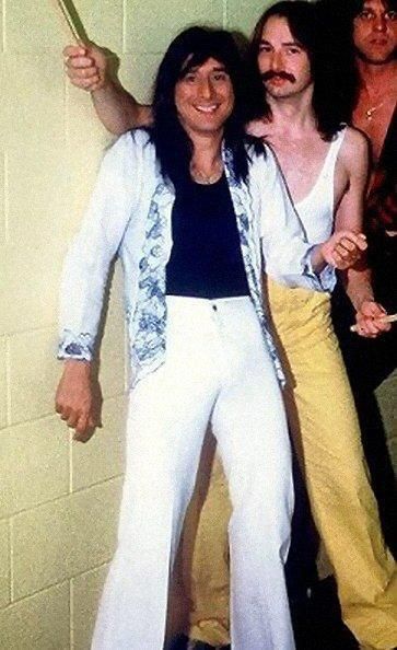 DHGolland's tweet photo. On this day in #JourneyMusic history, 1979: #StevePerry tells #LisaRobinson of the #EdmontonJournal that he has a crush on #GildaRadner. https://t.co/HLzpuzlT4V