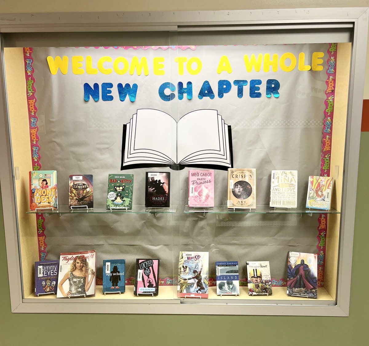 MediaCenter_HMS's tweet photo. Ready to start a whole new chapter! #R4L @HighlandsSD https://t.co/goIsRw9vl5